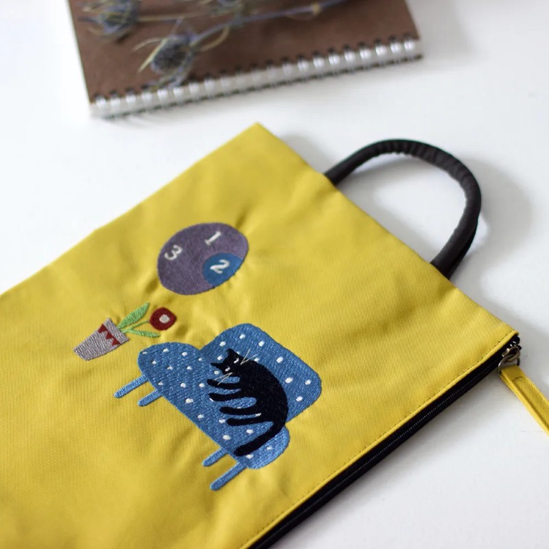 Atsuko Matano アツコ マタノ 刺繍フラットポーチ /ぬくぬく